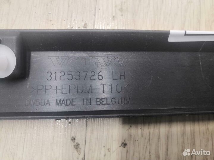 Молдинг двери левый передний Volvo V50 2004-2012