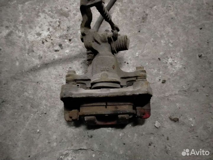 Суппорт задний nissan cefiro