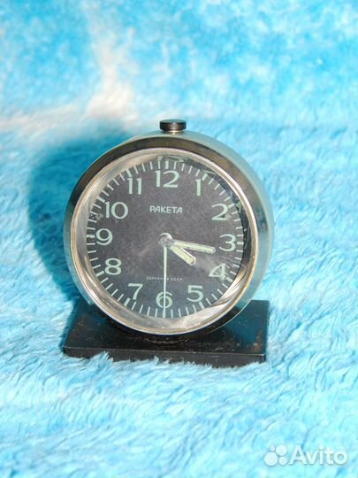 Часы-будильник винтаж