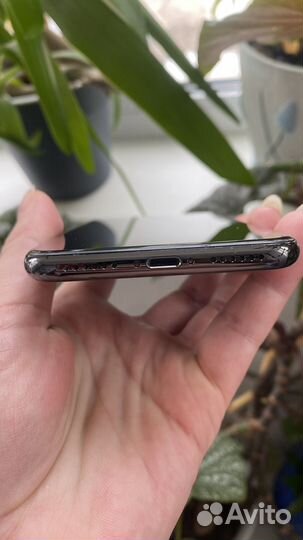 iPhone X, 64 ГБ