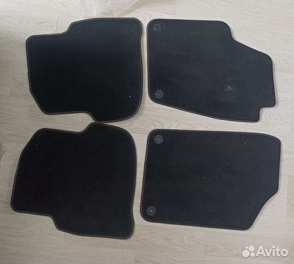 Автомобильные коврики ворсовые
