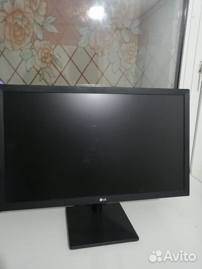 Монитор LG 22 mk400a