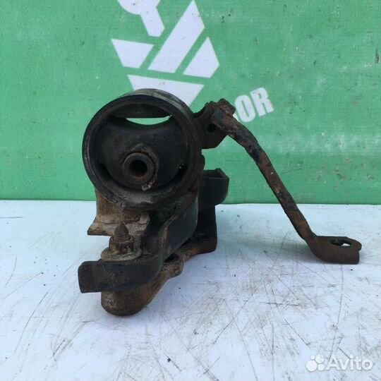 Кронштейн кпп Тойота Карина Е