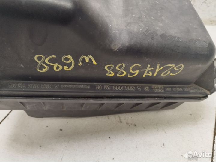 Корпус воздушного фильтра Mercedes W638 Vito V