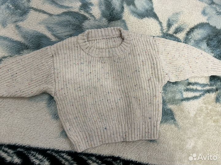 Свитер для новорожденной