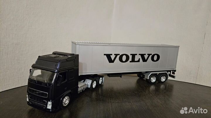 Тягач Volvo