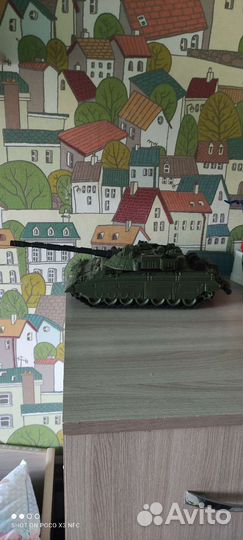 Игрушечный танк