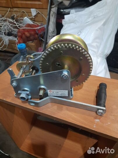 Лебедка ручная барабанная 1100 кг