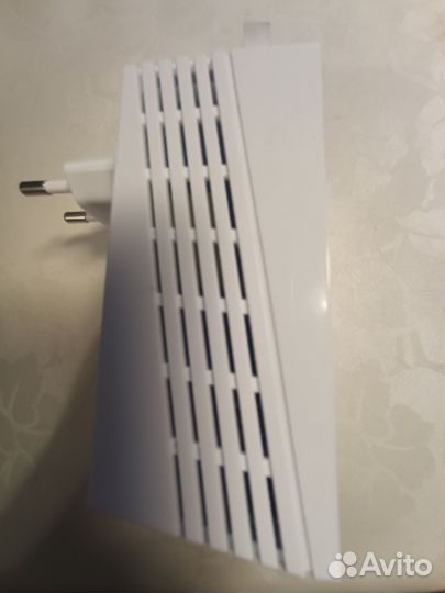 Продам Сетевой адаптер Powerline TL-WPA4220 AV600