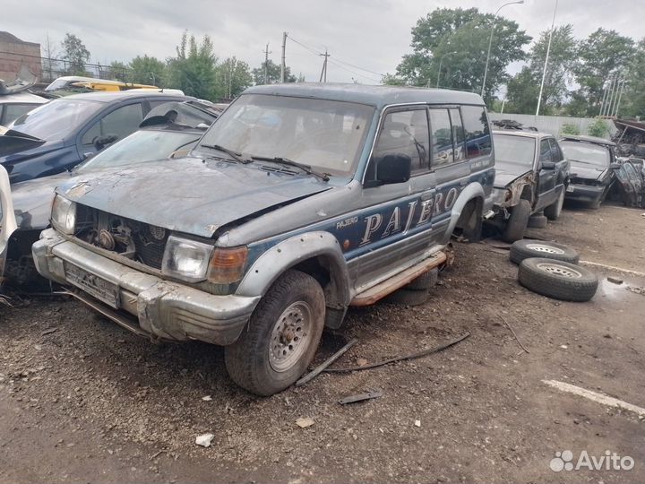 Фара правая левая Mitsubishi Pajero 2