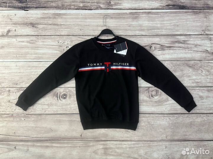 Свитшот Tommy Hilfiger новый