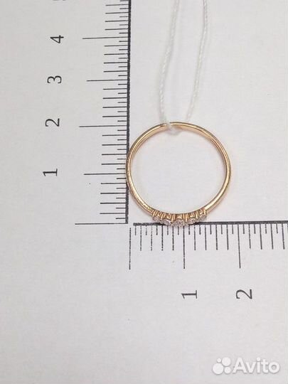 Золотое кольцо с камнем 16,5р