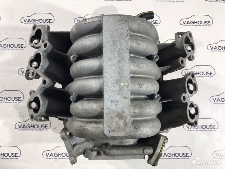 Коллектор впускной Audi 80 B4 2.6 1994