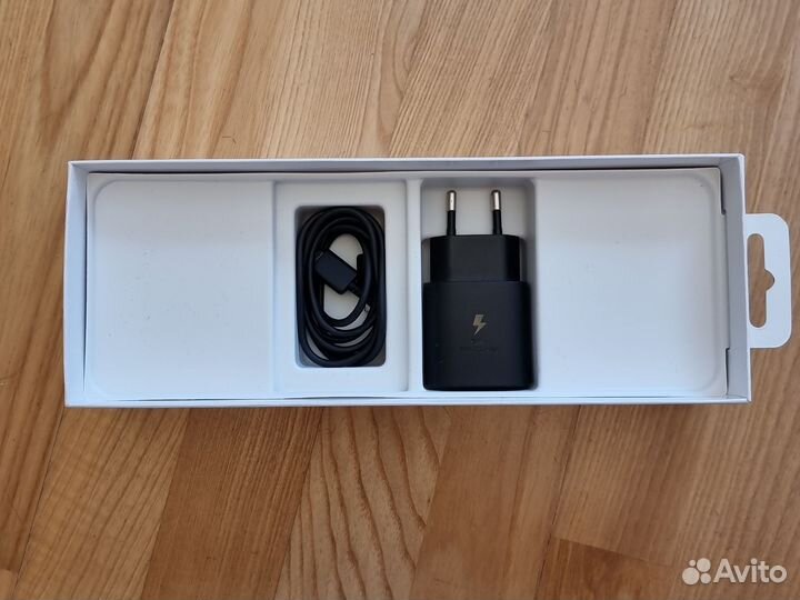 Беспроводное зарядное устройство samsung, комплект