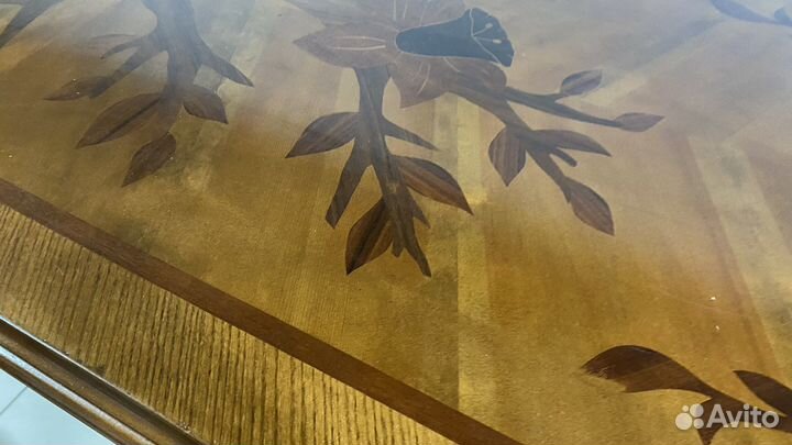 Стол круглый со стульями