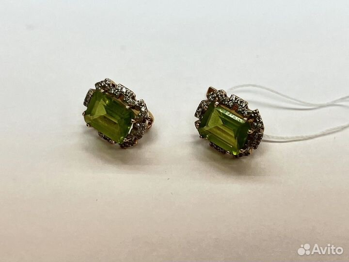 Серьги с камнями золотые