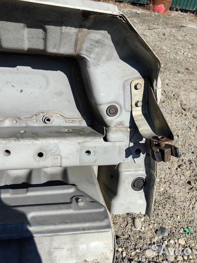 Крыло левое заднее Mitsubishi Pajero 4 2010 год (W