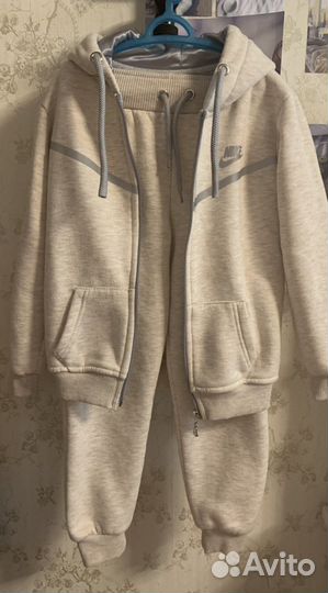 Спортивный костюм Nike для девочек