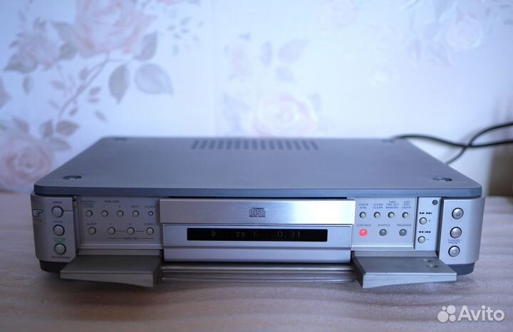 CD транспорт Sony HCD-VF1