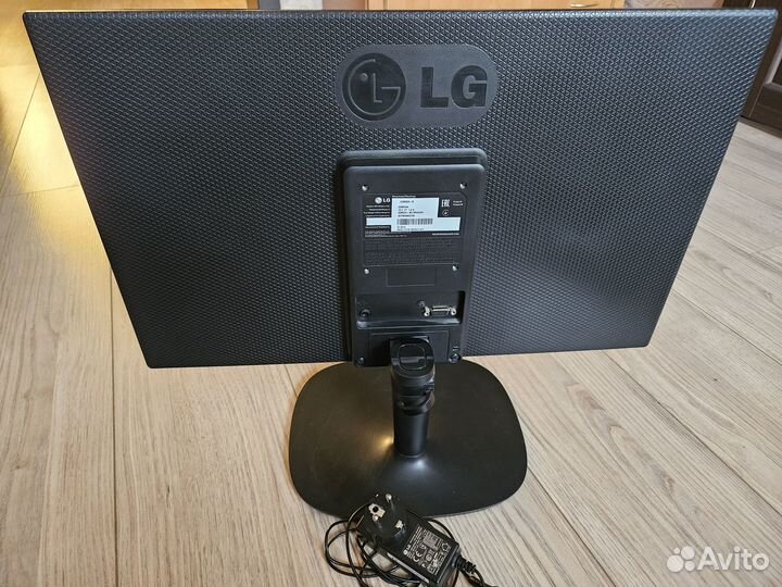 Монитор LG LED 22M35