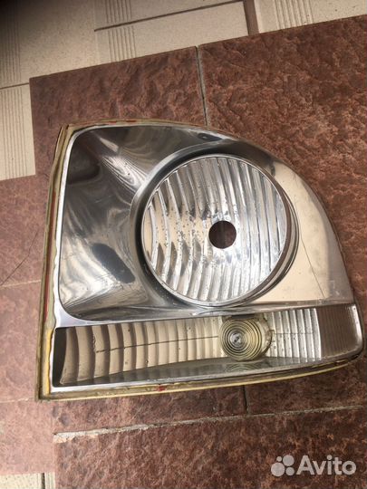 Задний внешний правый фонарь touareg 1