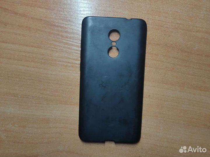 Чехол на телефон