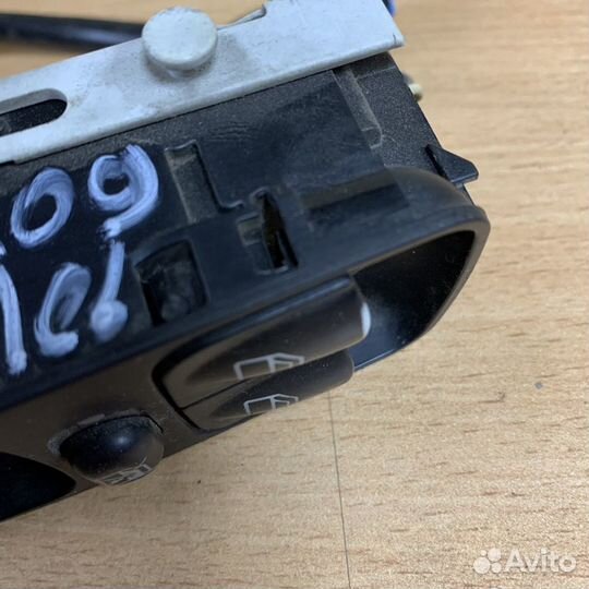 Блок кнопок Mercedes w209