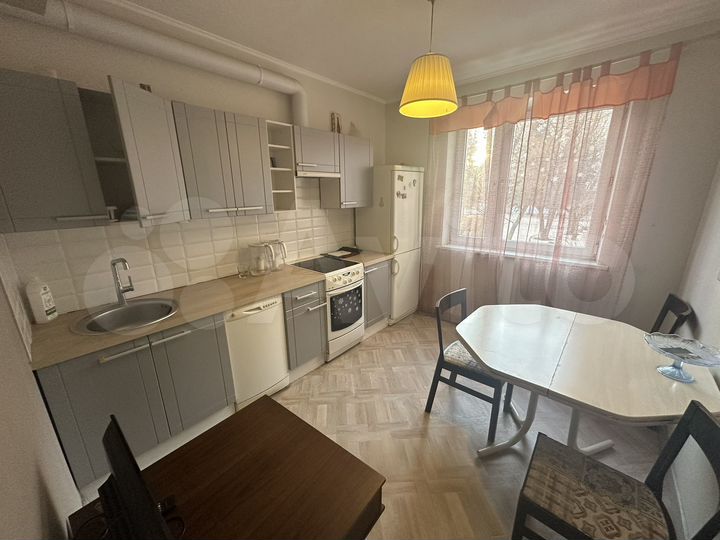 2-к. квартира, 54 м², 2/17 эт.