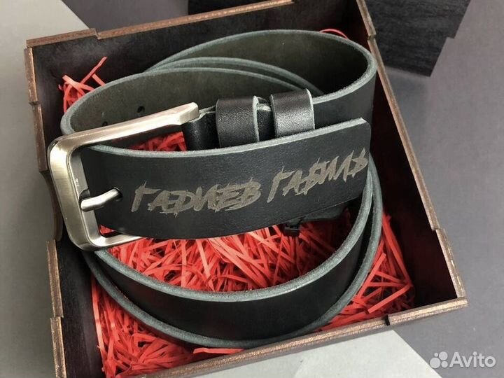 Кожаный ремень с гравировкой