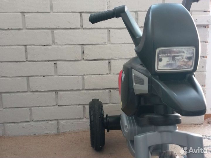 Детский трехколесный велосипед BMW