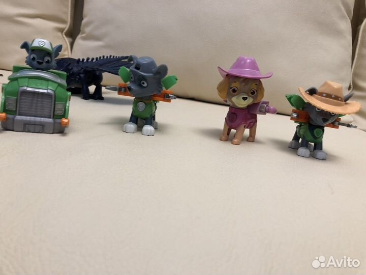 Игрушки животные и собачий патруль