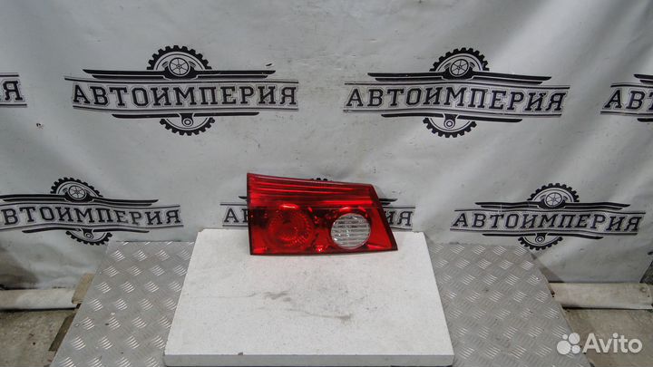 Фонарь крышки багажника Toyota Sienna 2 2007 3.5