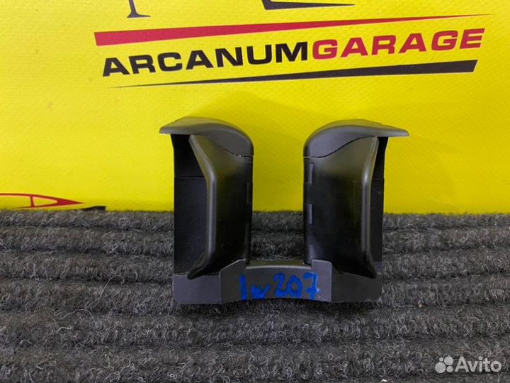 Подстаканник Mercedes 207 W207 OM642.836 2009