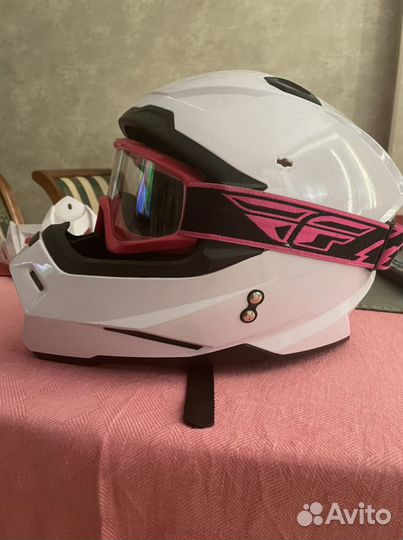 Кроссовый шлем Ataki и очки fly