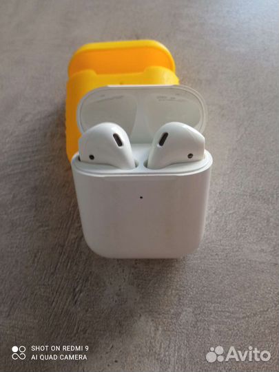 Беспроводные наушники apple airpods