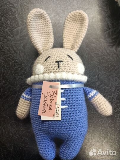 Зайка вязаный