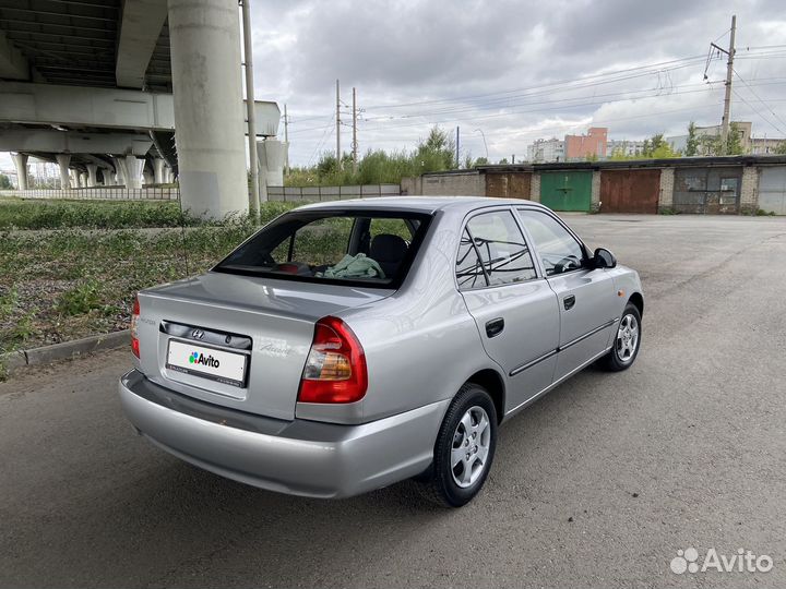 Hyundai Accent, 2004