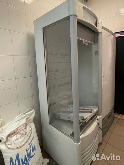 Витринный холодильник