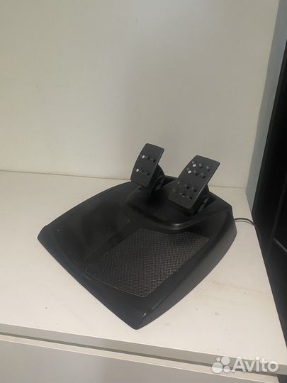 Руль logitech momo racing