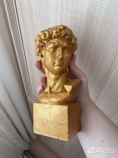 Золотой бюст Давида