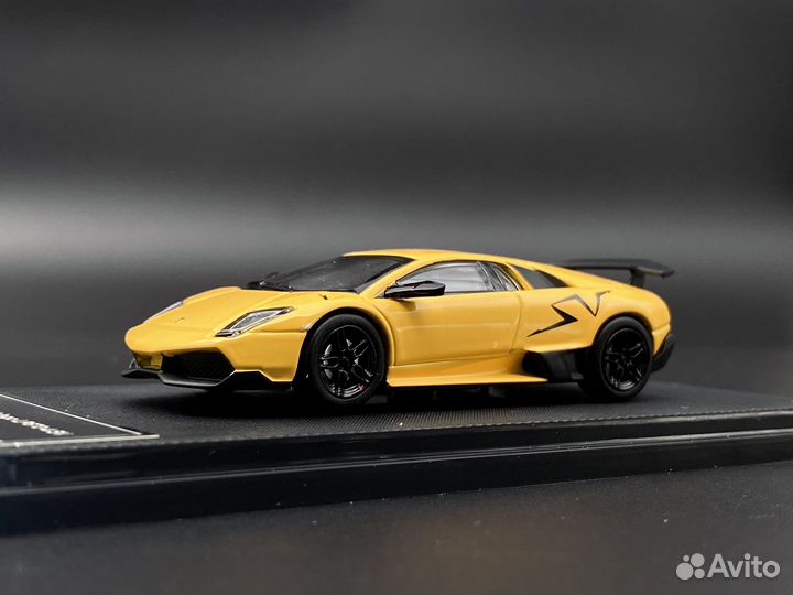 Maxwell Lamborghini Murcielago LP670-4 SV 1/64