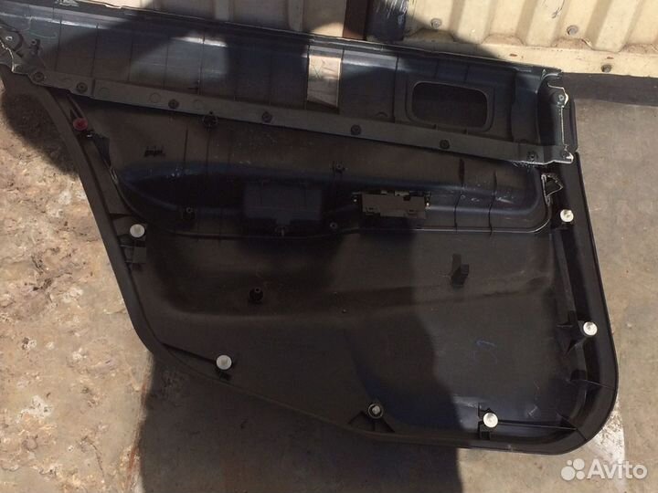Обшивка правая задняя кожа Mitsubishi Lancer 9