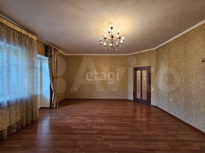 4-к. квартира, 124,5 м², 2/5 эт.