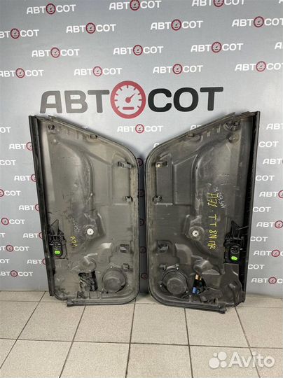 Обшивка передней правой двери Audi TT 8N (1999-2