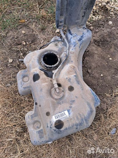 Бензобак Volkswagen Passat B5