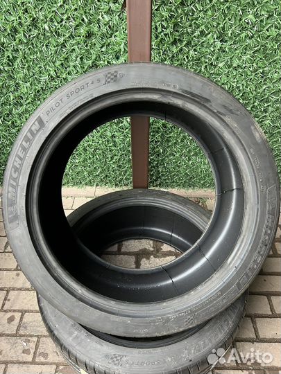 Michelin Pilot Sport 4 S 285/40 R23 и 325/35 R23 115Y