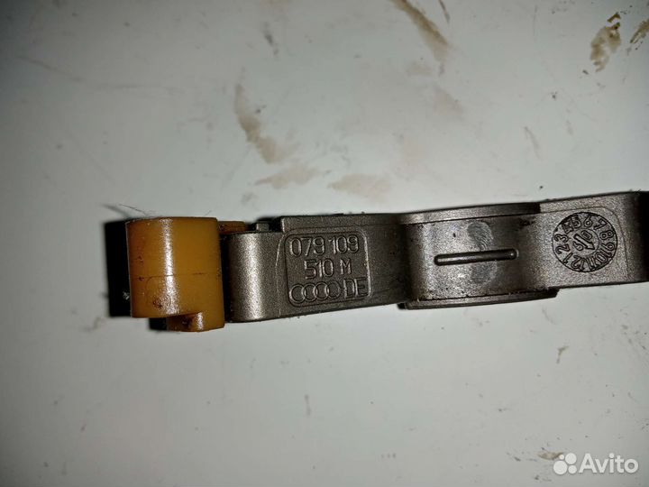 Успокоитель цепи Б/У 079109510M Ауди Фольксваген