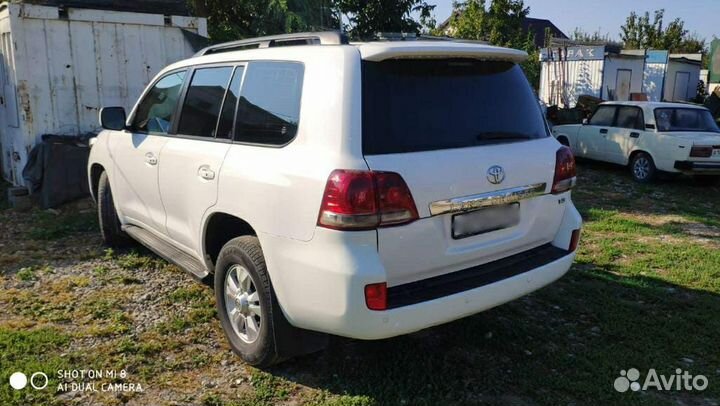 Комплект кузовных деталей на Ленд Крузер 200