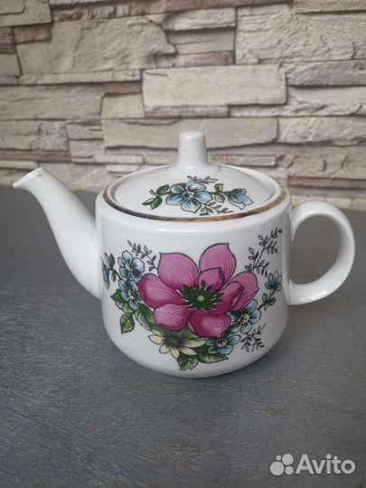 Чайник заварочный, чашки, блюдца