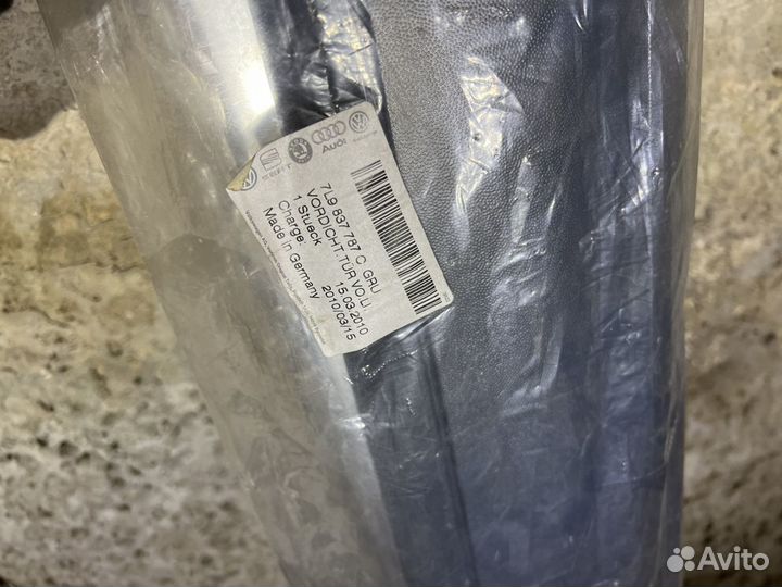 Молдинг двери VW Touareg новый оригинал